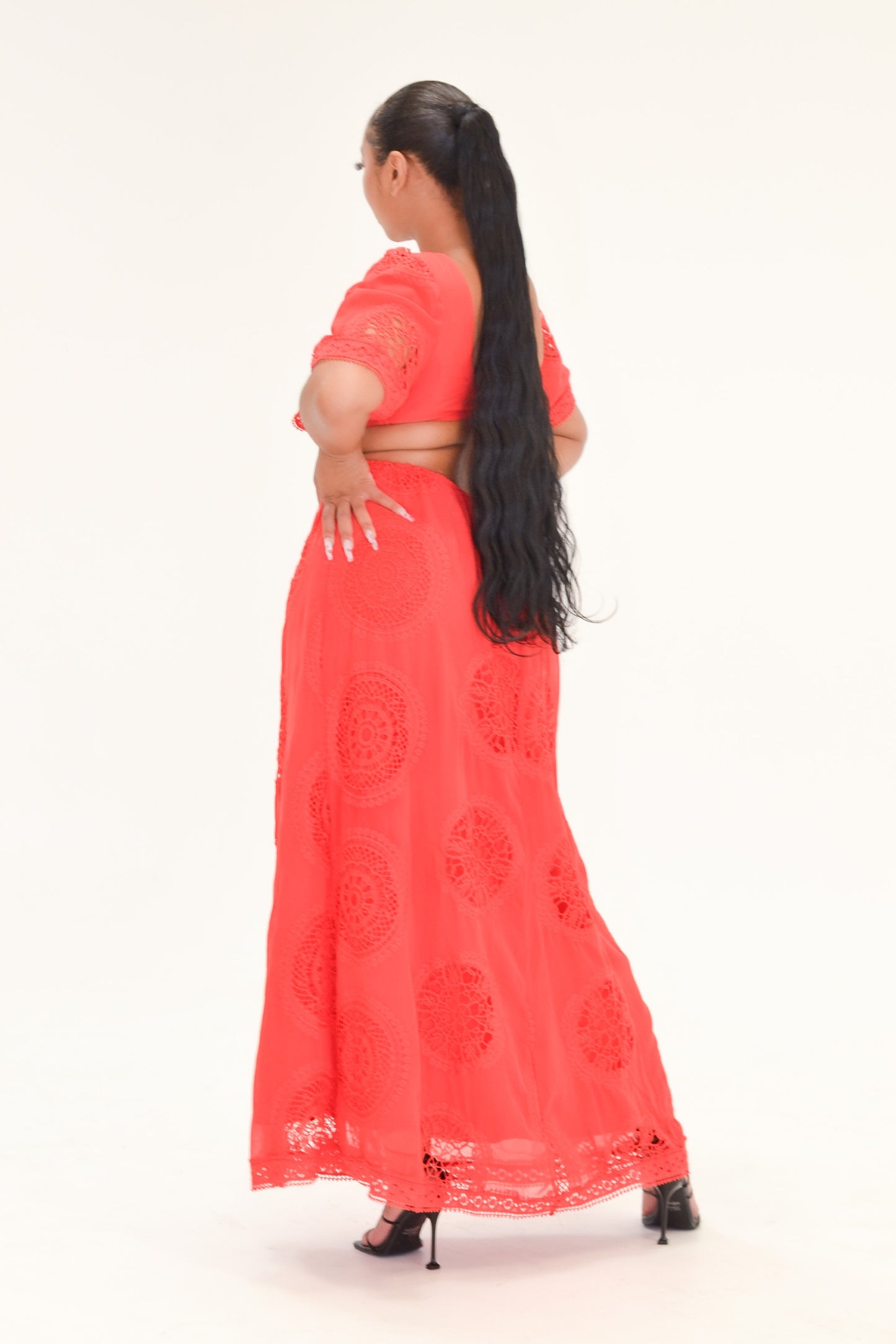 NAYA LACE BACKLESS DRESS